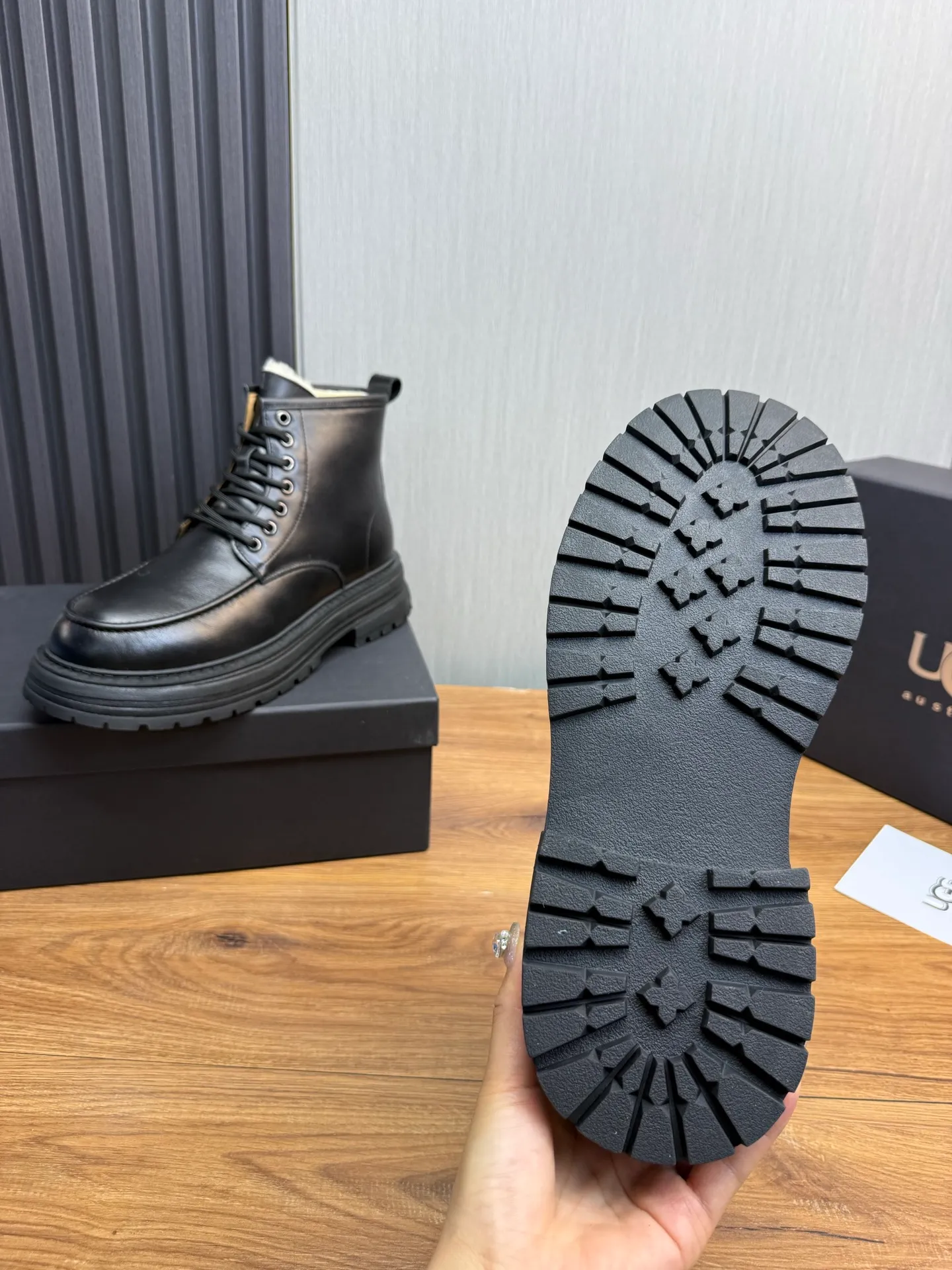 Factory price 680💰 [UGG] Men's hot winter warm boots🐑Simple and fashionable design, cowhide➕comfortable and warm wool lining. Soft and comfortable to wear, good warmth retention, and excellent foot feel. Regular size 38-45